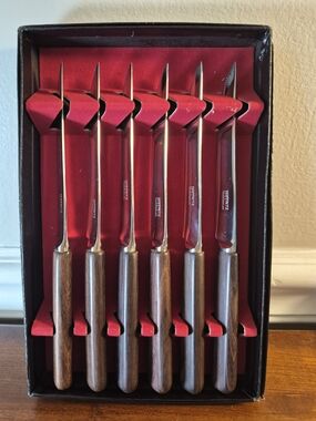 Hoffritz Wood Handle Steak Knives Set in Brown and Silver - 6 Piece